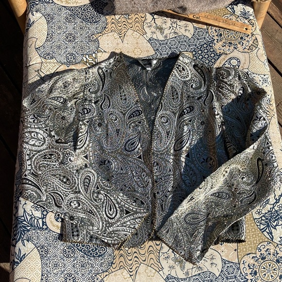 John’s Girl jacquard bolero with puffy sleeves silver & gold threads metallic M - Picture 9 of 9